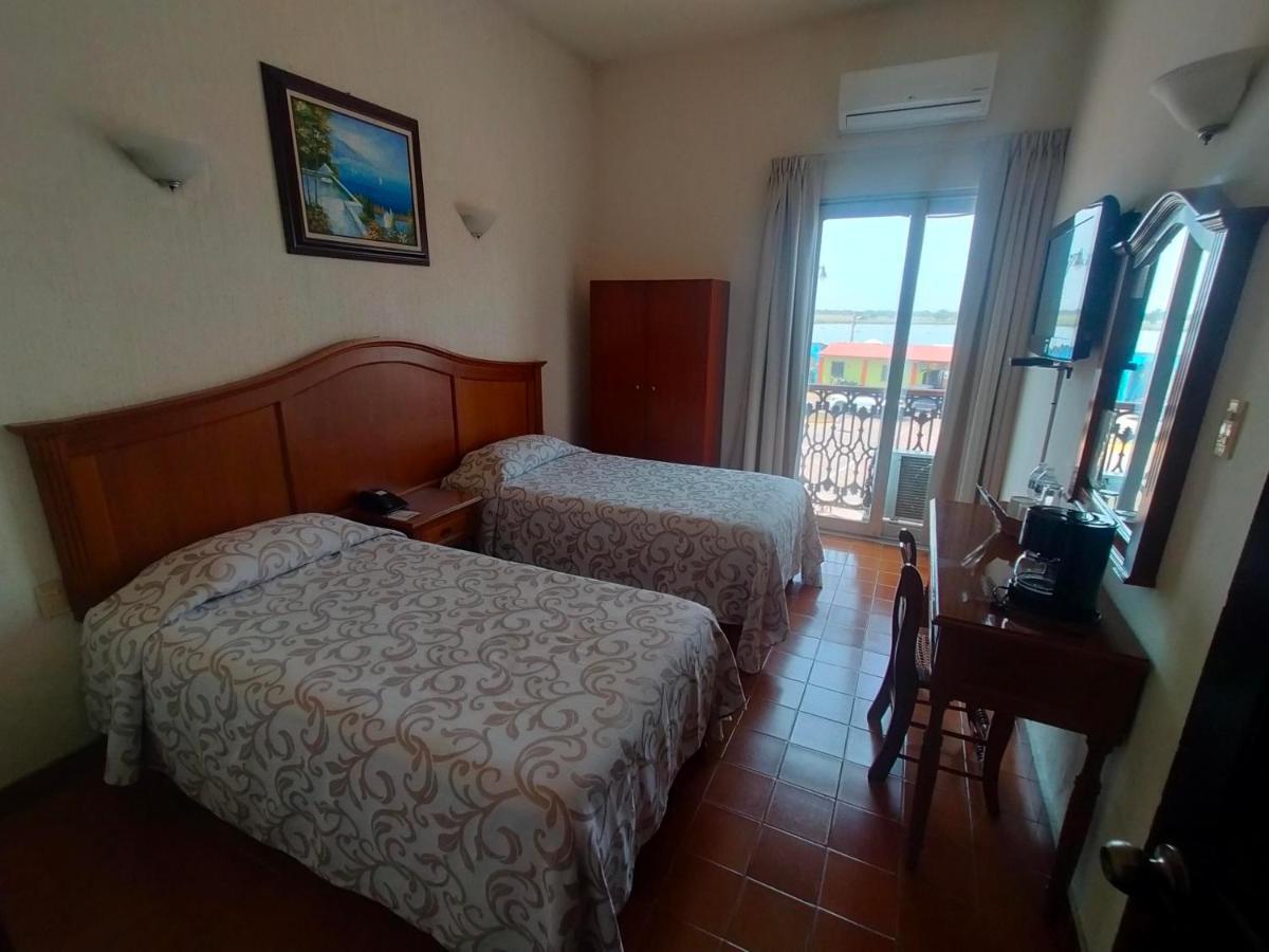 Hotel Posada Dona Lala Tlacotalpan Eksteriør bilde